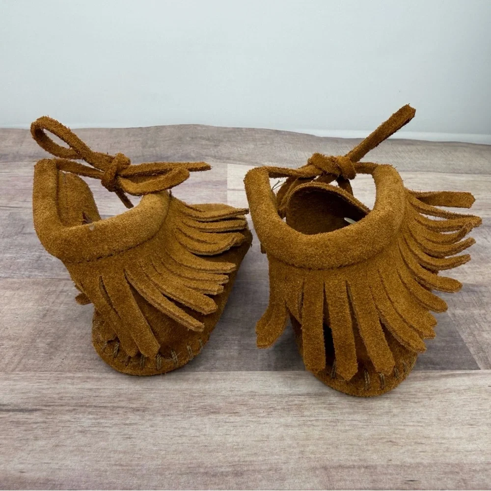 Minnetonka Baby Moccasins Brown Size 1 Fringe Leather Crib Shoes Booties EUC